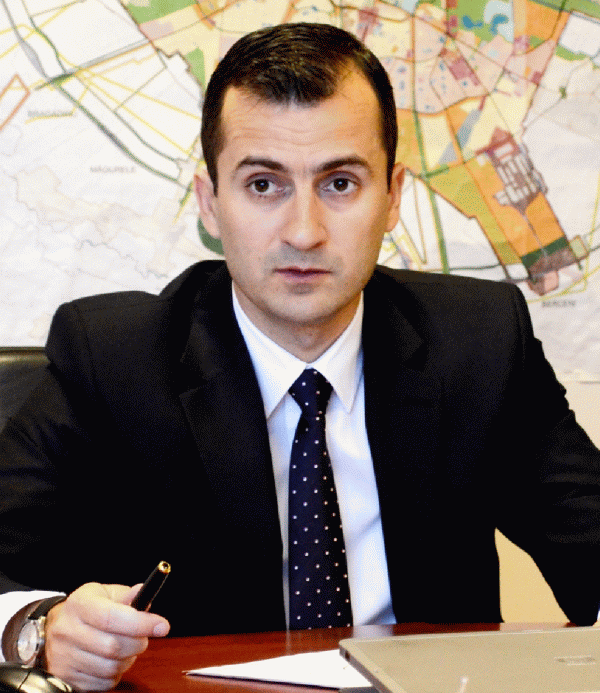 Pieptea: "Nu ştim cum a cheltuit Oprescu 200 milioane de euro din emisiunea de obligaţiuni din 2005"